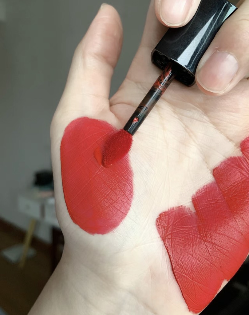 Son Kem DIOR Rouge Forever Liquid