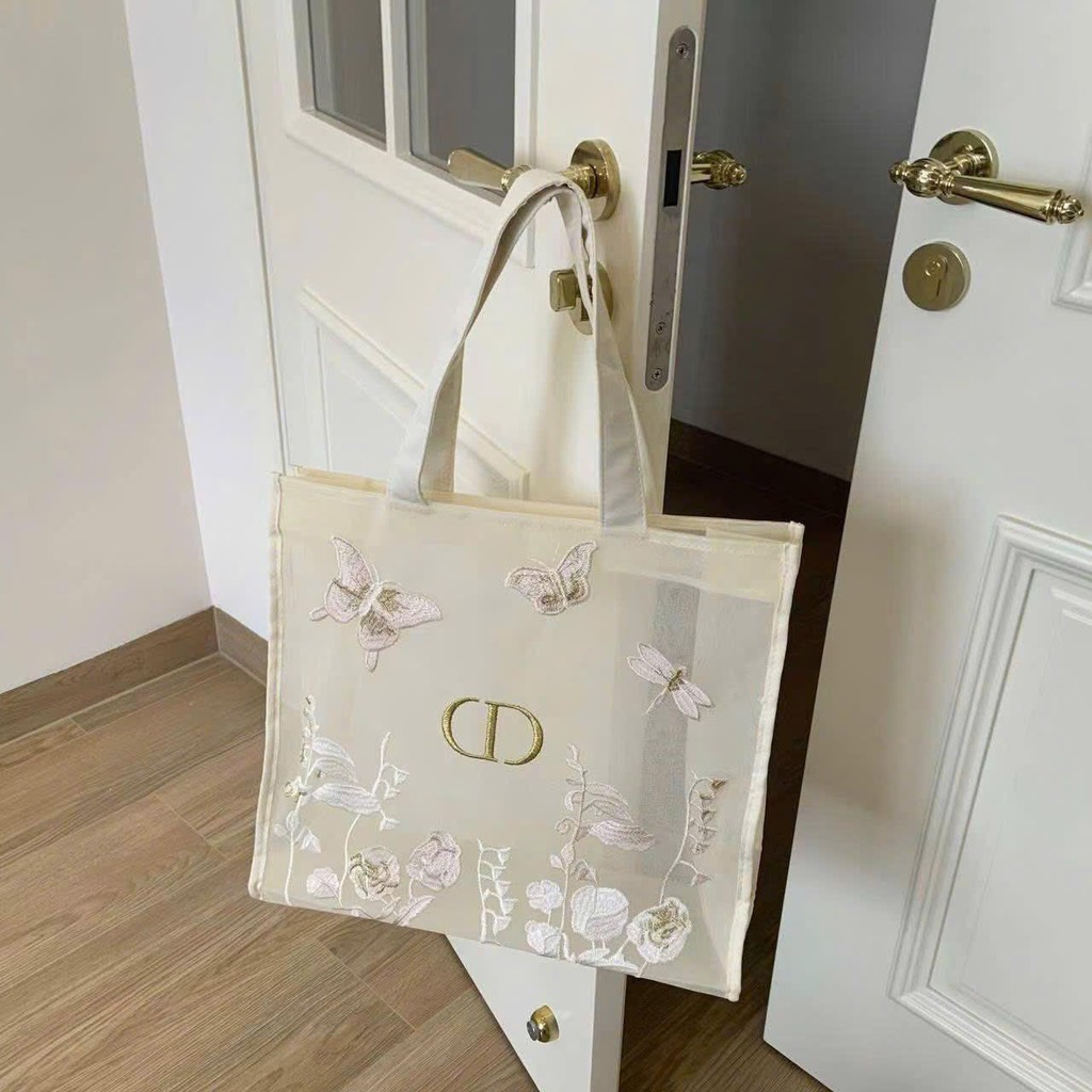Túi Gift DIOR Tote Thêu Bướm Vàng New 2025