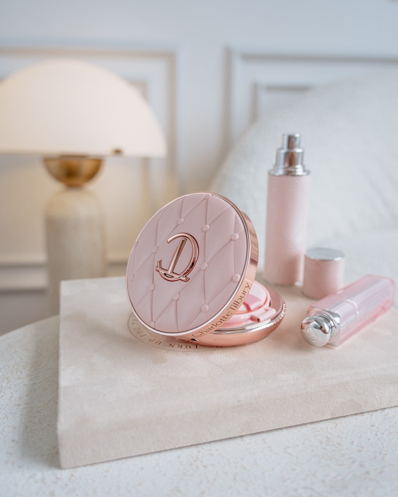 Phấn Nước CHARLOTTE TILBURY Pillow Talk Beautifying Cushion Foundation