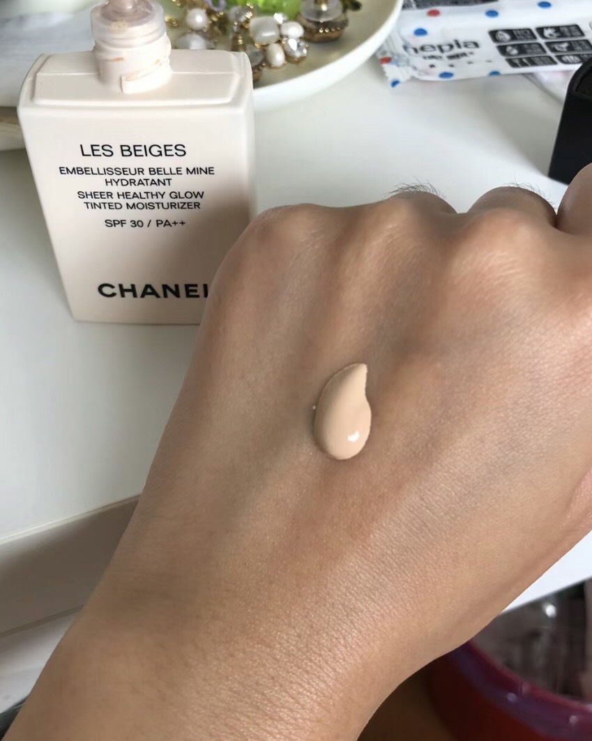 Kem Nền CHANEL Les Beiges Sheer Healthy Glow Tinted Moisturizer SPF 30 PA++ 30ml