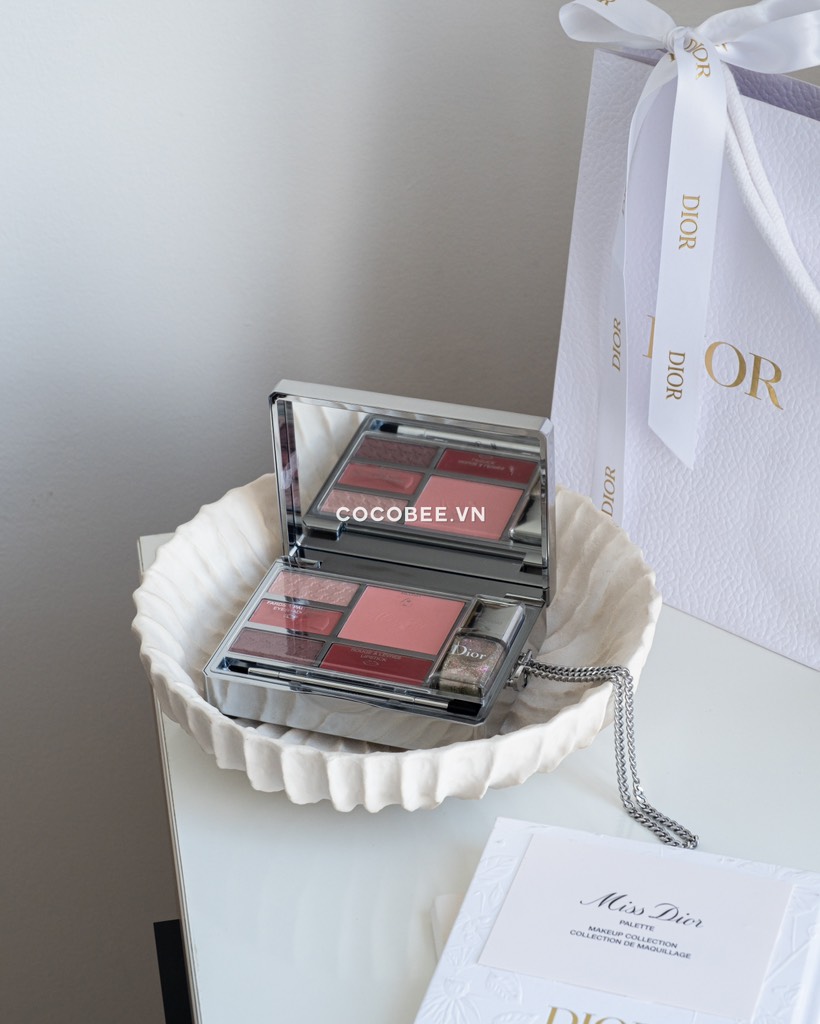 Clutch MISS DIOR Pallete TẶNG Túi giấy hãng: Gồm Phấn mắt, Má hồng, Son và Sơn Móng (Limited Edition)
