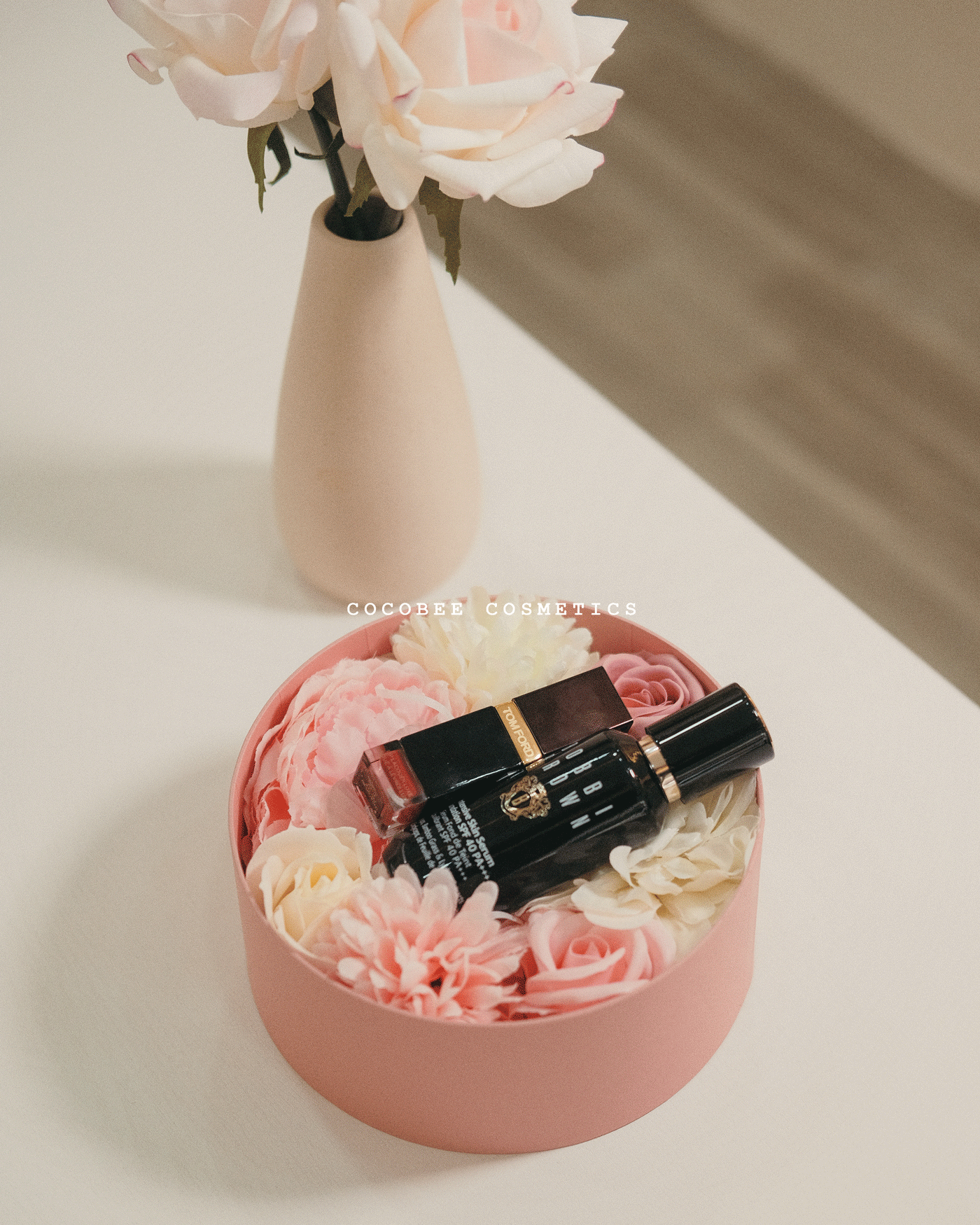 HỘP QUÀ TRÒN KÈM HOA