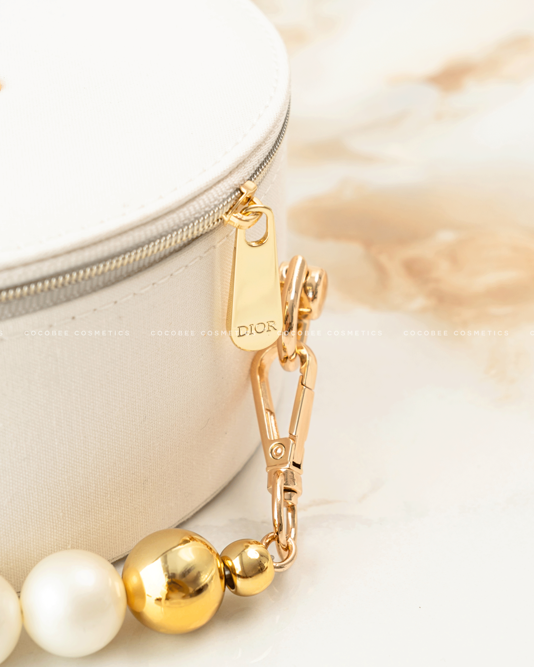 Túi Gift DIOR Trắng Tròn Bản Giới Hạn 2024 (Custom dây đeo & dây ngọc trai) (15x6.5cm)