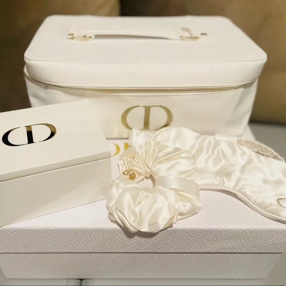 Set CỐP DIOR Beauty Vanity Case Set Eye Mask, Scrunchy Hair Tie, Box Cotton Pads 4pcs