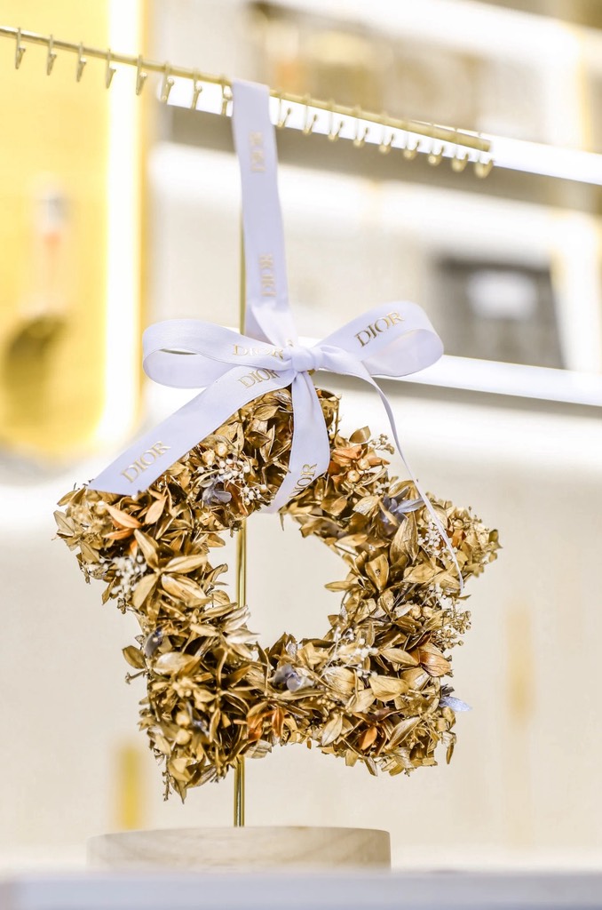 Vòng Hoa DIOR 2024 Kèm Box Túi Hãng lớn