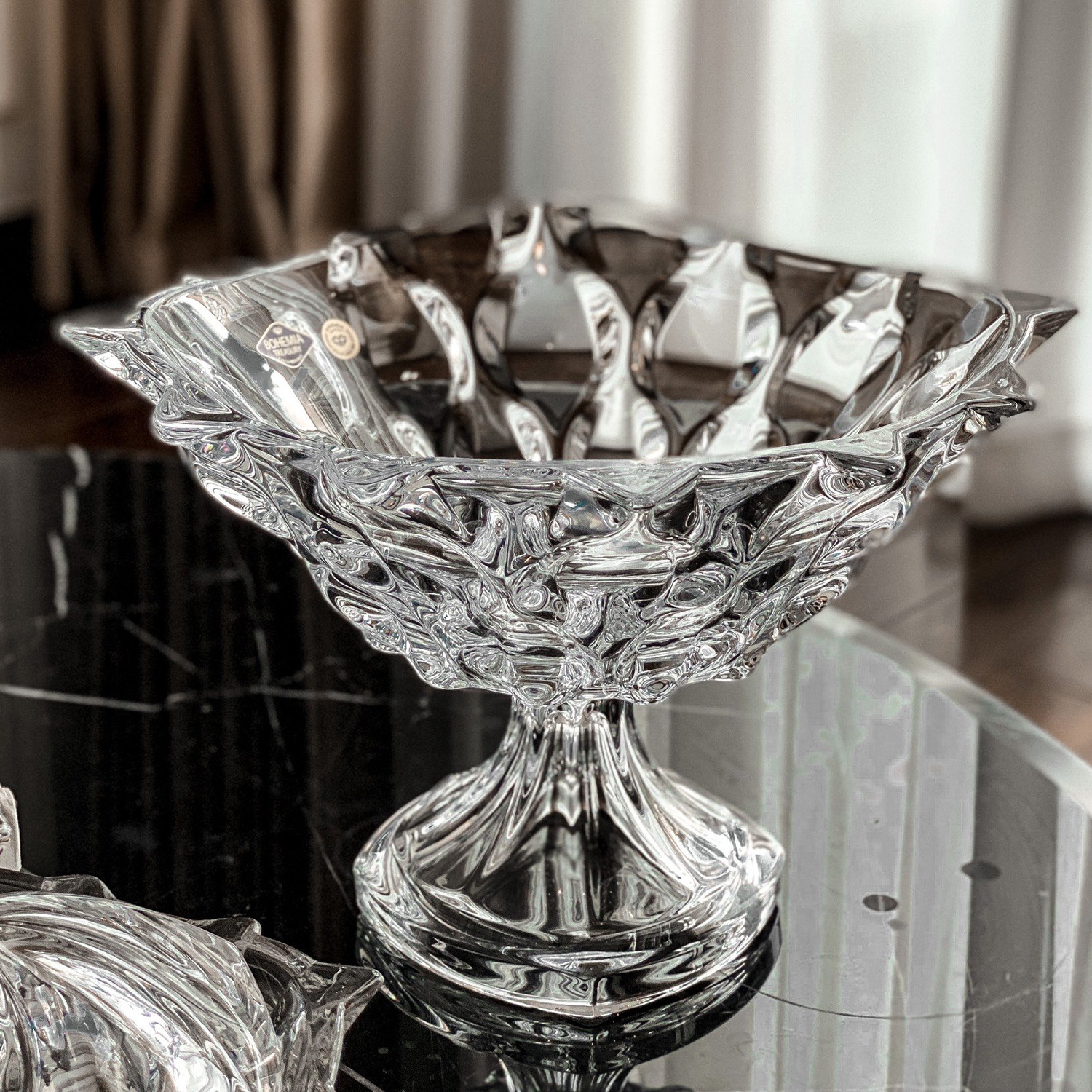 Chân bồng Samba trắng 30.5cm Bohemia Treasury