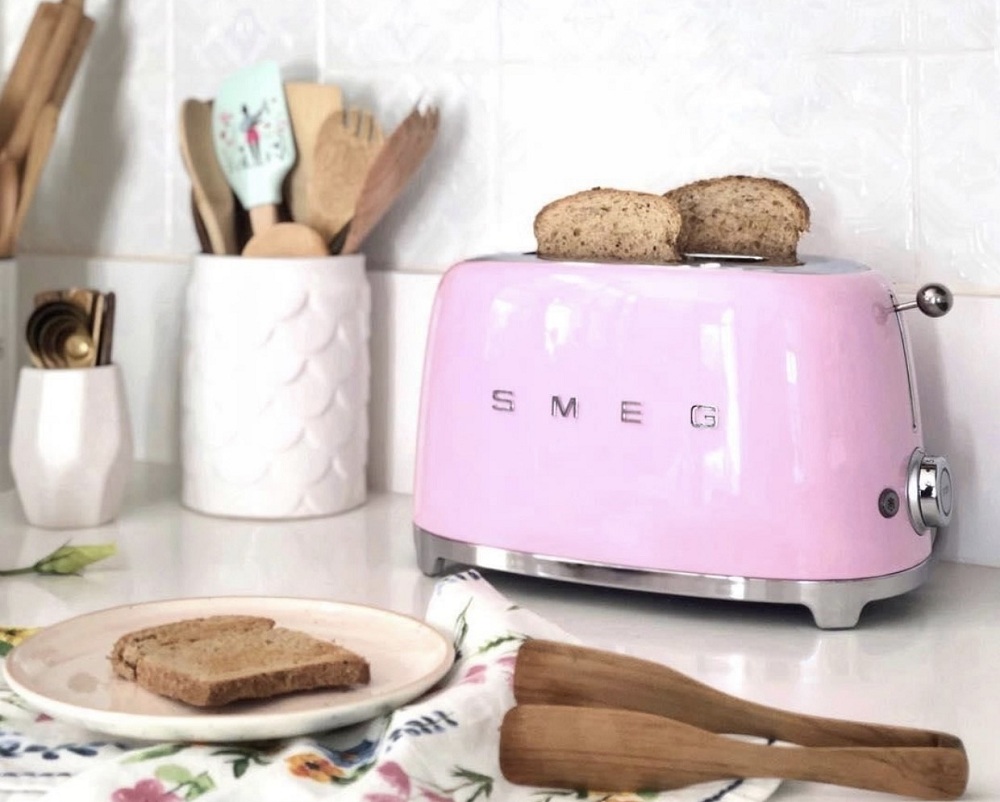 Máy nướng bánh mì SMEG TSF01PKEU màu hồng