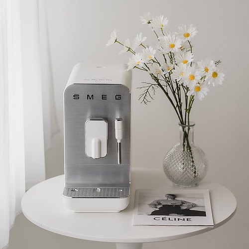 Máy pha cafe Espresso SMEG BCC12WHMEU màu trắng
