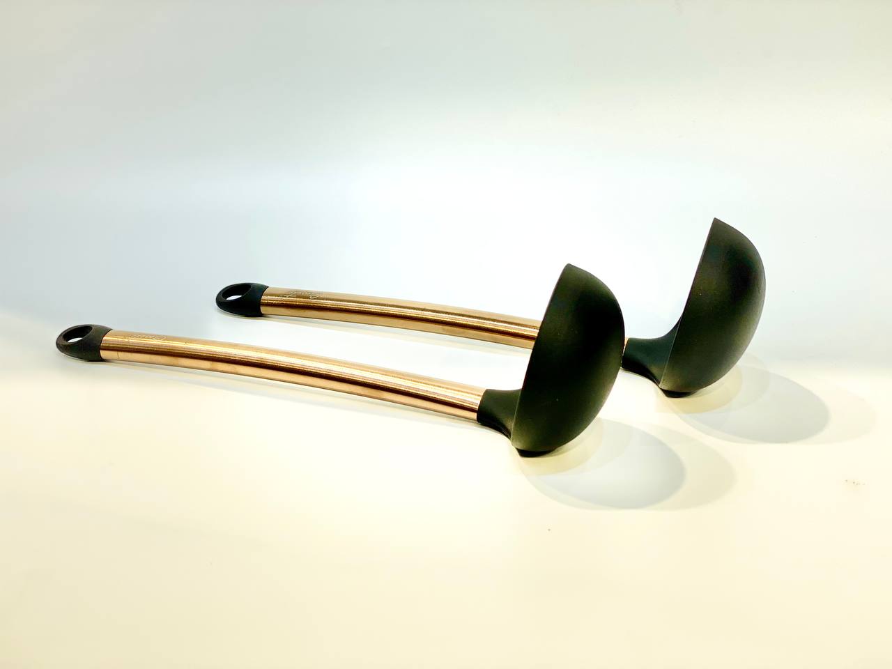 Muôi nấu ăn Ciwete cán màu vàng đồng 30cm