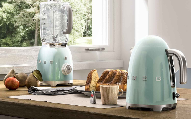 Ấm siêu tốc SMEG KLF03PGEU màu xanh mint 1.7L
