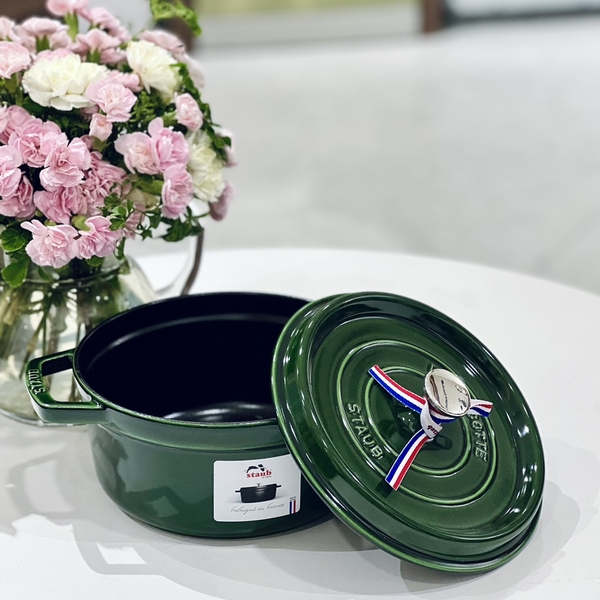 Staub - Nồi tròn màu xanh rêu - 20cm (2.2L) - 1102085