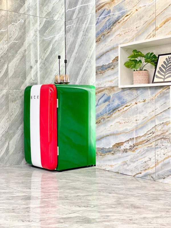 Tủ lạnh mini HCK ITALY FLAG 107L BC-130RDA màu xanh quốc kỳ Ý có ngăn đông