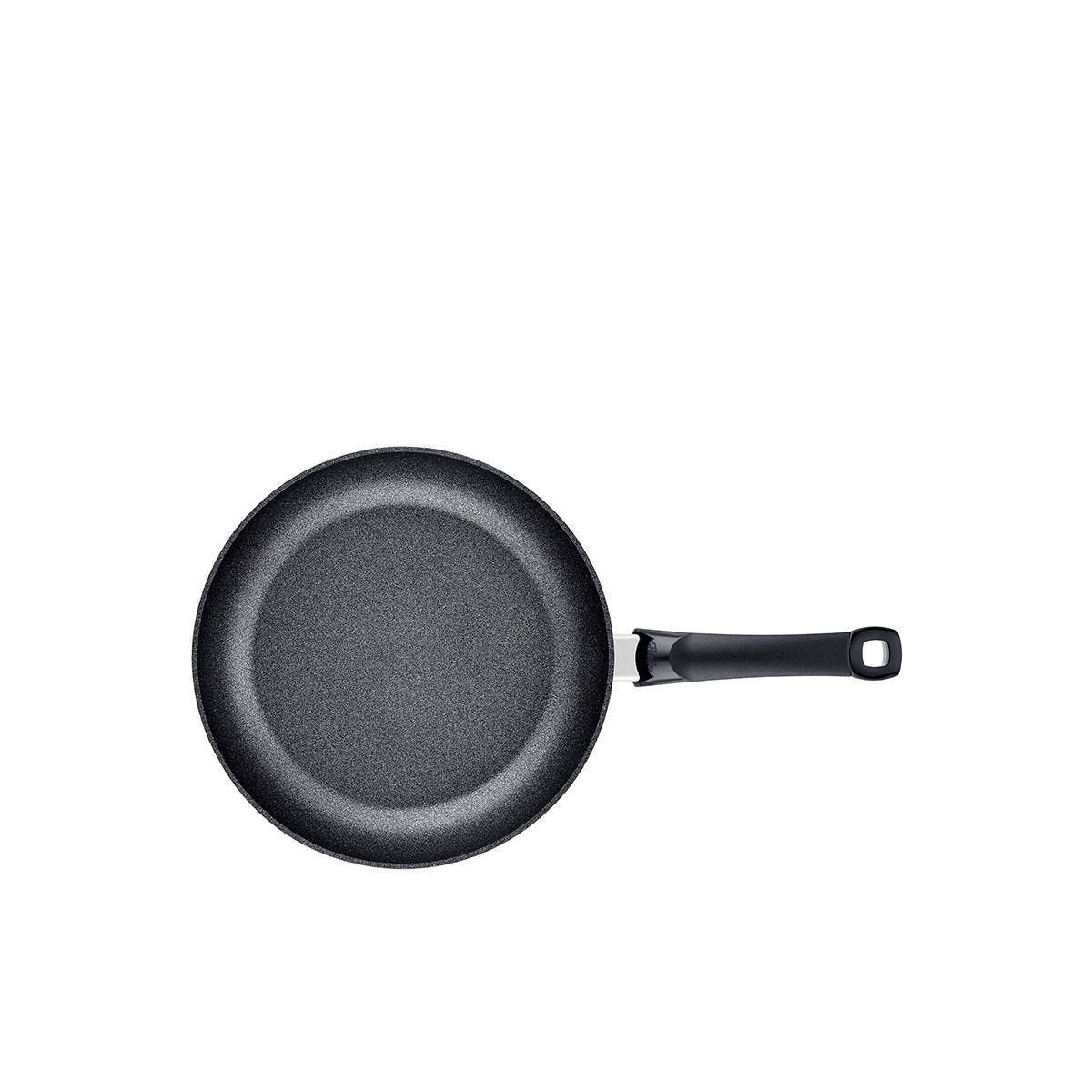 Chảo Fissler Adamant Classic 28cm màu đen kèm xẻng made in Germany