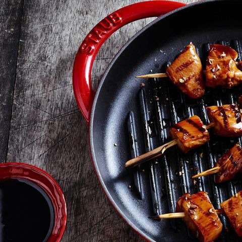 Staub – Chảo nướng màu đỏ cherry – 26cm - 1203006