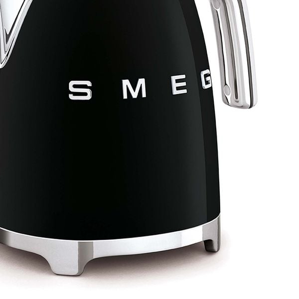 Ấm siêu tốc SMEG KLF03BLEU màu đen