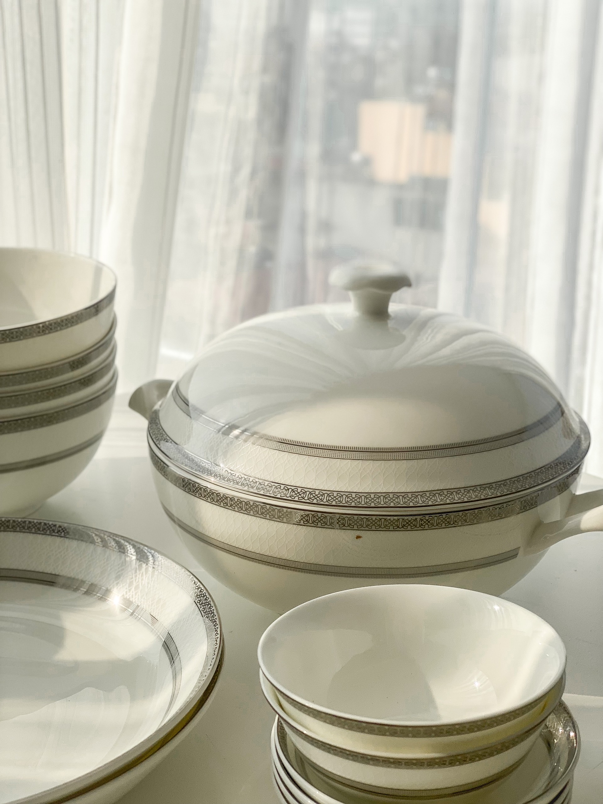 Bộ đồ ăn sứ xương bạch kim anh 50 sản phẩm