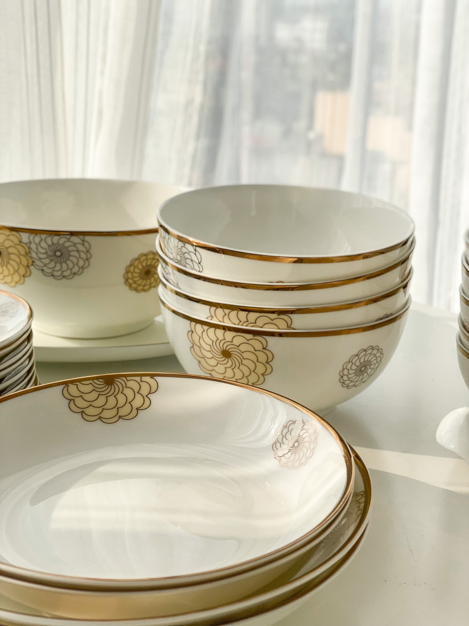 Bộ đồ ăn sứ xương hoa đồng tiền 50 sản phẩm