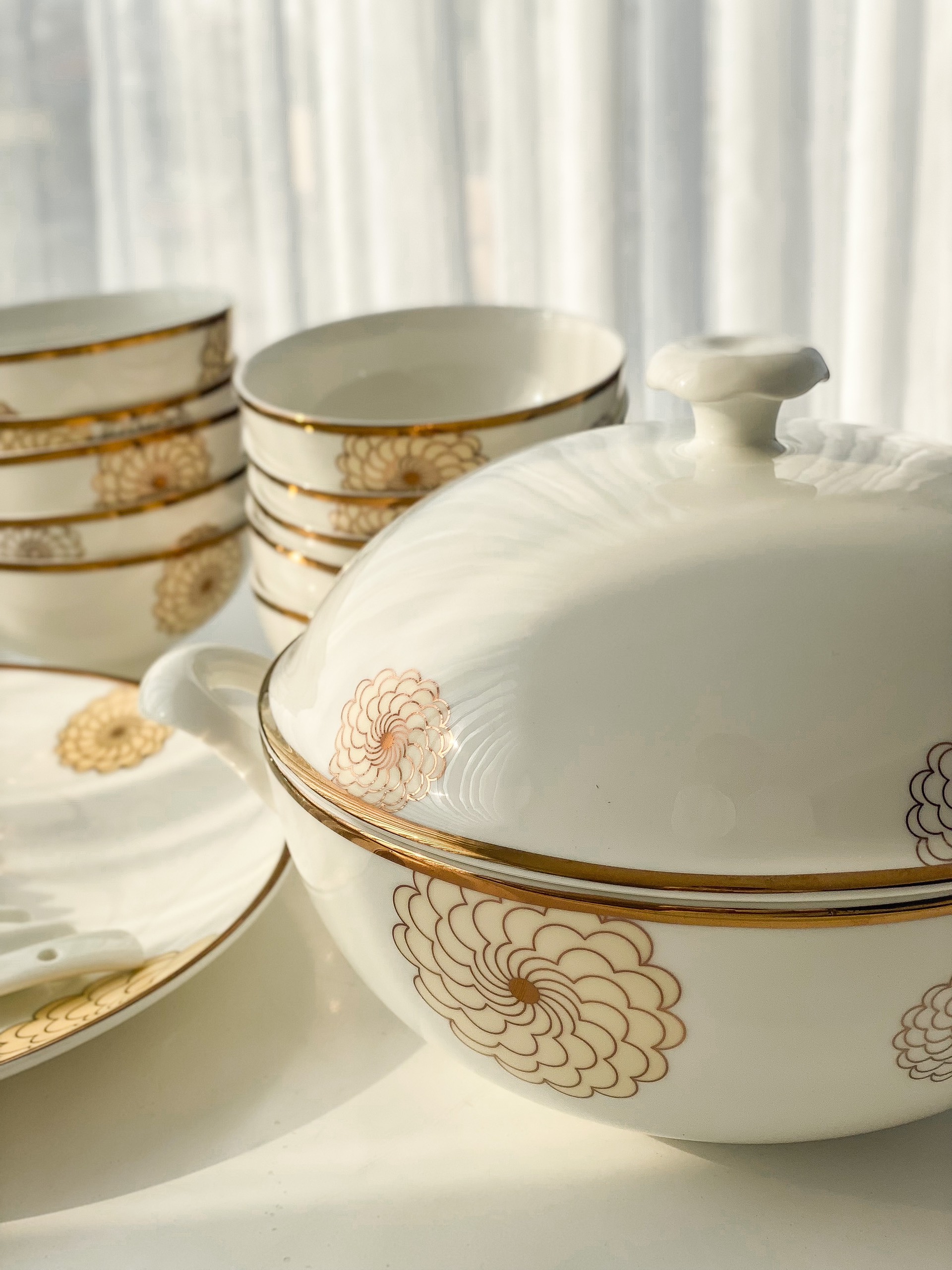 Bộ đồ ăn sứ xương hoa đồng tiền 50 sản phẩm