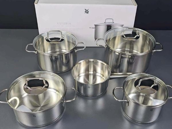 Bộ nồi WMF Inspiration 5 món(4 nồi, 1 quánh) (vung kính)