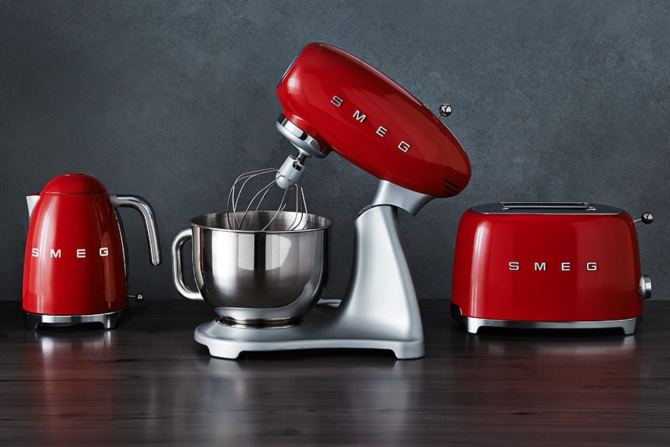 Máy trộn đa năng Smeg SMF02RDEU
