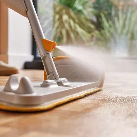 Cây lau nhà phun sương Joseph Joseph 65004 Cleantech màu trắng