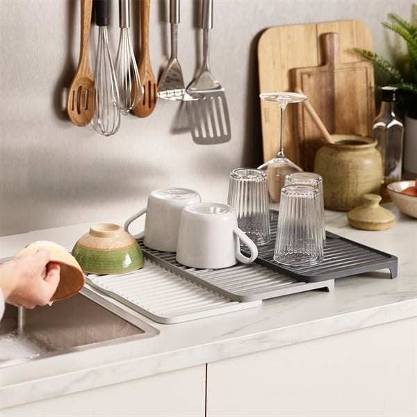 Set 3 khay úp cốc, bát đĩa có thể điều chỉnh thu gọn, mở rộng thông minh Joseph Joseph 85178 Tier™ Ausziehbare Abtropfmatte - Grau/Taube/Weiß VE 4