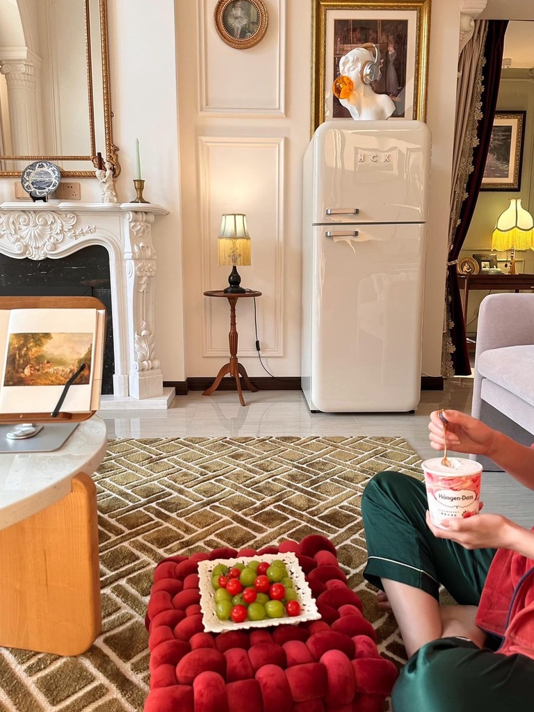 Tủ lạnh retro HCK BCD-192R-S màu kem dung tích 192L 2 ngăn (lạnh 143L, đông 49L)