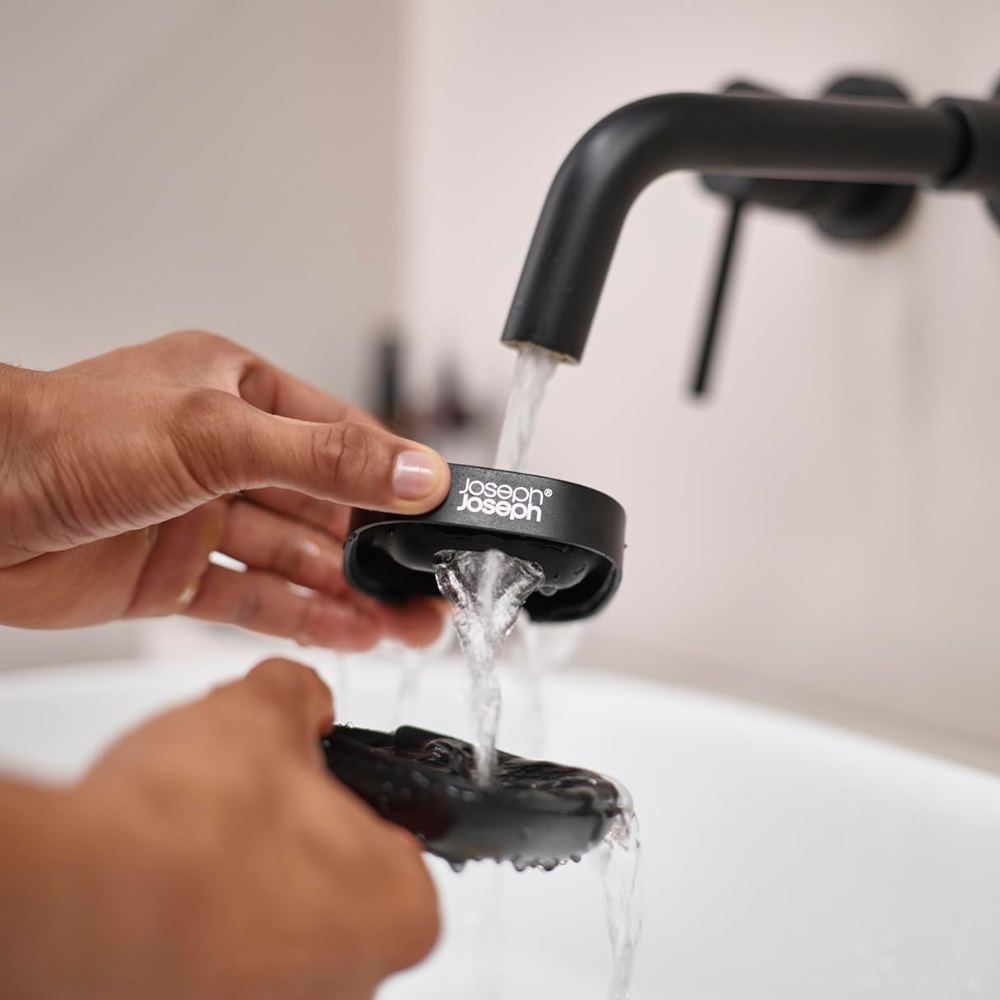 Hộp đựng xà phòng Joseph Joseph Slim Compact Soap Dish 70601 Matte Black màu đen nhám