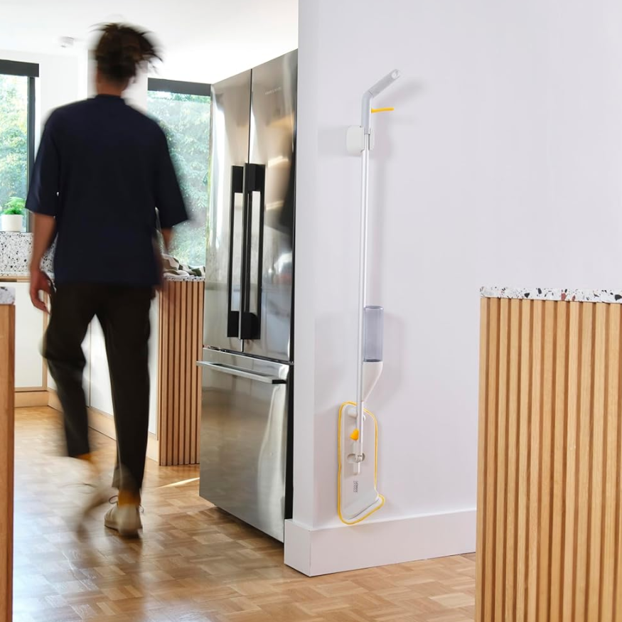 Cây lau nhà phun sương Joseph Joseph 65004 Cleantech màu trắng
