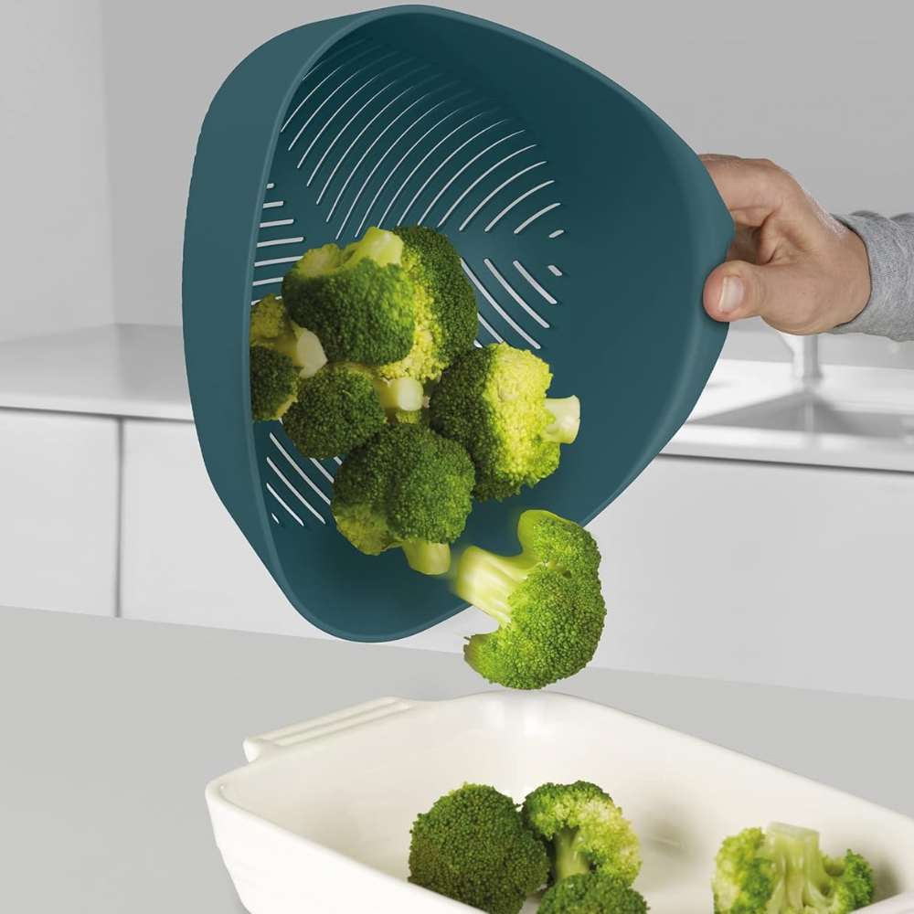Rổ đựng đồ có tay cầm Joseph Joseph 10548 Duo Triangular Colander (Dark Opal) màu xanh
