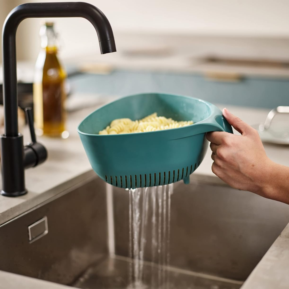 Rổ đựng đồ có tay cầm Joseph Joseph 10548 Duo Triangular Colander (Dark Opal) màu xanh