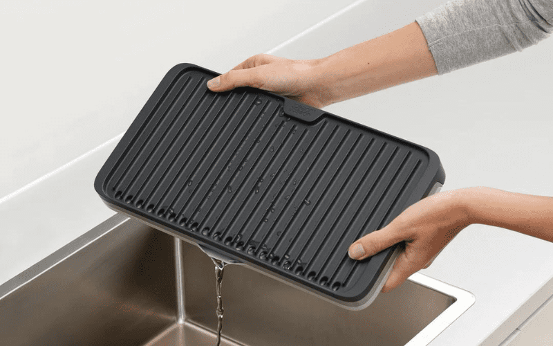 Set 3 khay úp cốc, bát đĩa có thể điều chỉnh thu gọn, mở rộng thông minh Joseph Joseph 85178 Tier™ Ausziehbare Abtropfmatte - Grau/Taube/Weiß VE 4