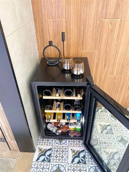 Tủ rượu HCK 70L SC-70-E màu đen mặt kính - 22 chai