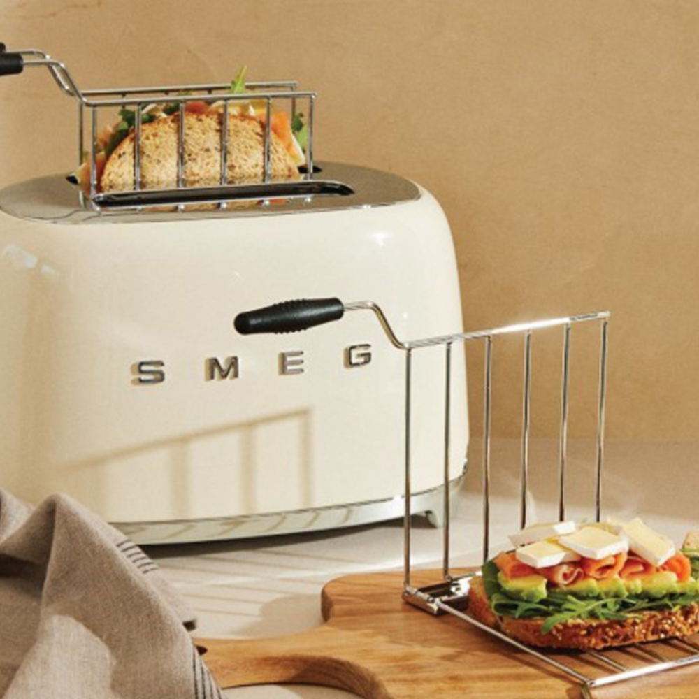 Máy nướng bánh mỳ SMEG TSF01CREU (màu kem )