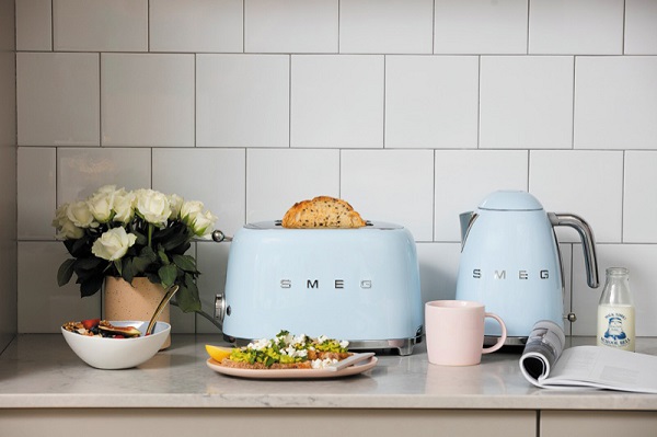 Máy nướng bánh mỳ Smeg TSF01PBEU màu xanh blue