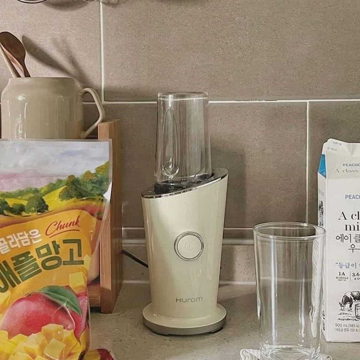 Máy xay sinh tố mini Hurom Blender BL-C01FRD màu kem