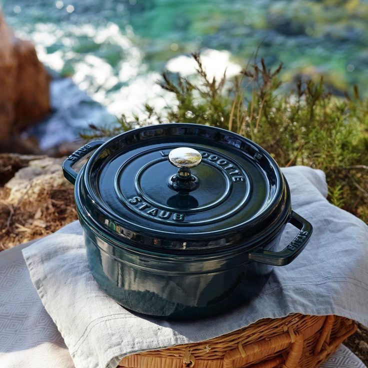 Staub - Nồi tròn màu xanh ngọc - 24cm (3.8L) (B) - 11092437-B