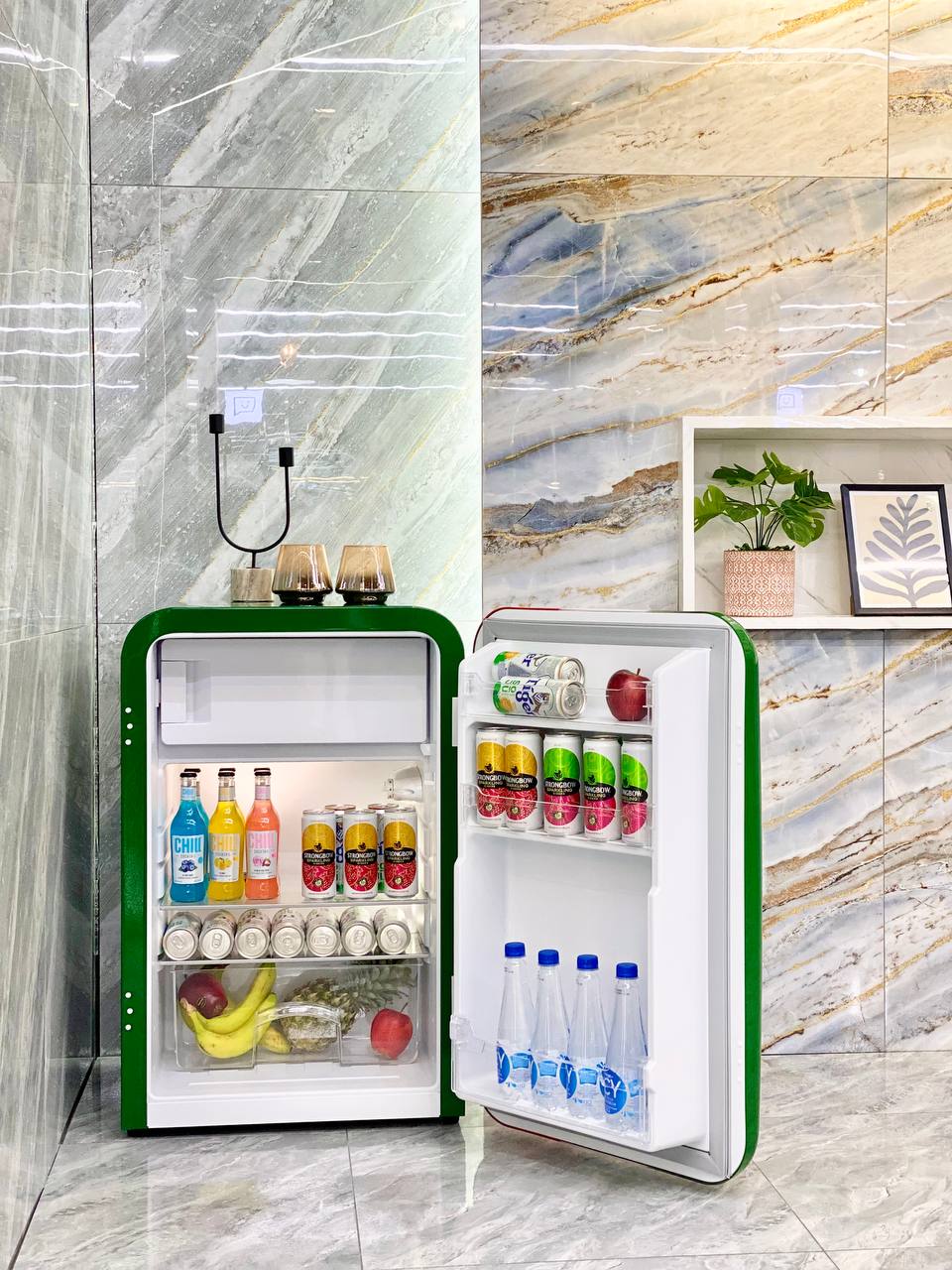 Tủ lạnh mini HCK ITALY FLAG 107L BC-130RDA màu xanh quốc kỳ Ý có ngăn đông