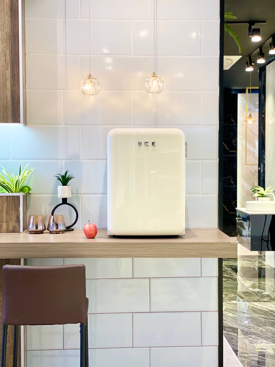 Tủ lạnh mini để mỹ phẩm retro HCK BC-40RSA 34L màu kem