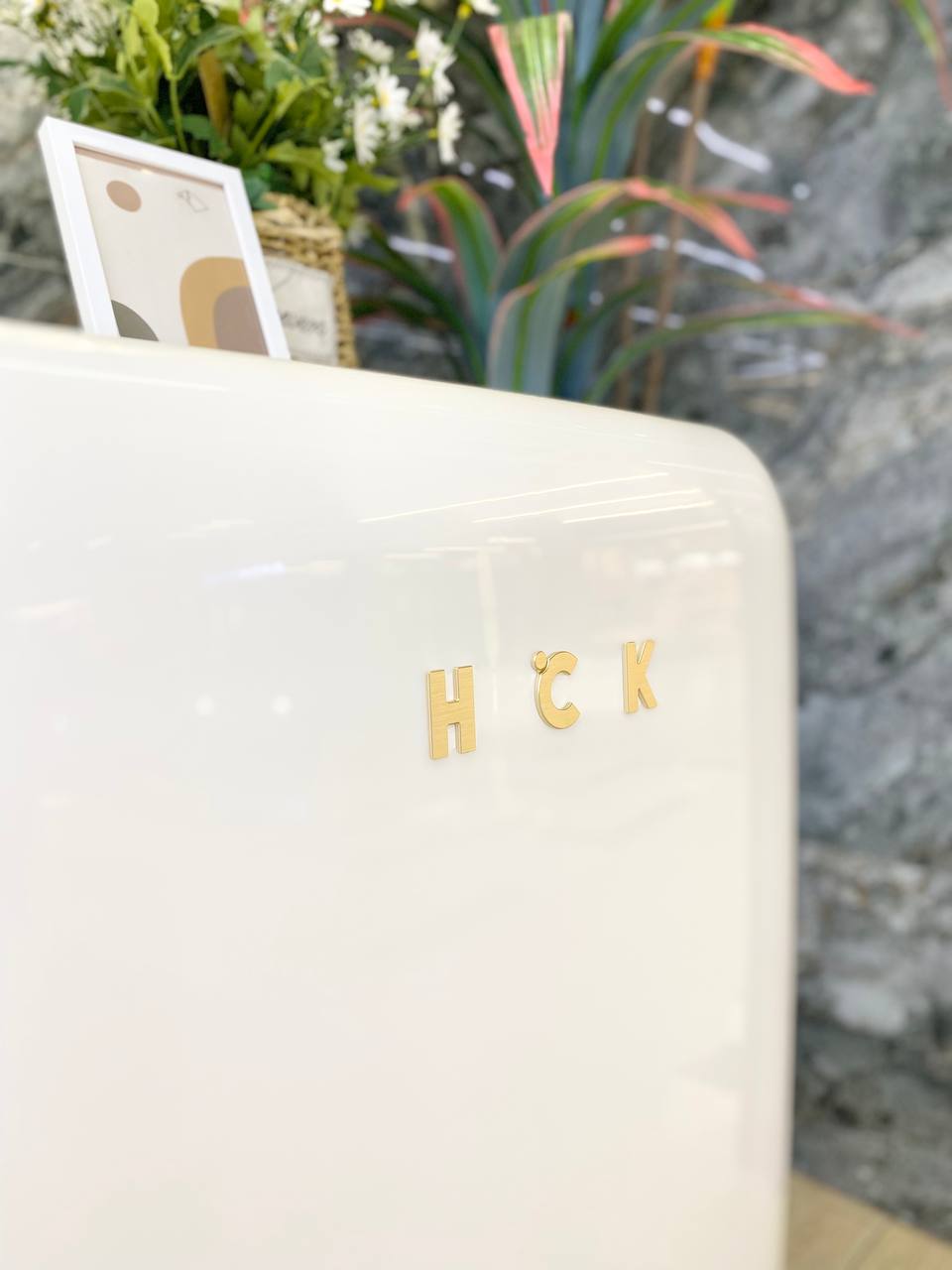 Tủ lạnh HCK 107L BC-130RDA màu trắng có ngăn đông (ngăn lạnh 92L, ngăn đông 15L)