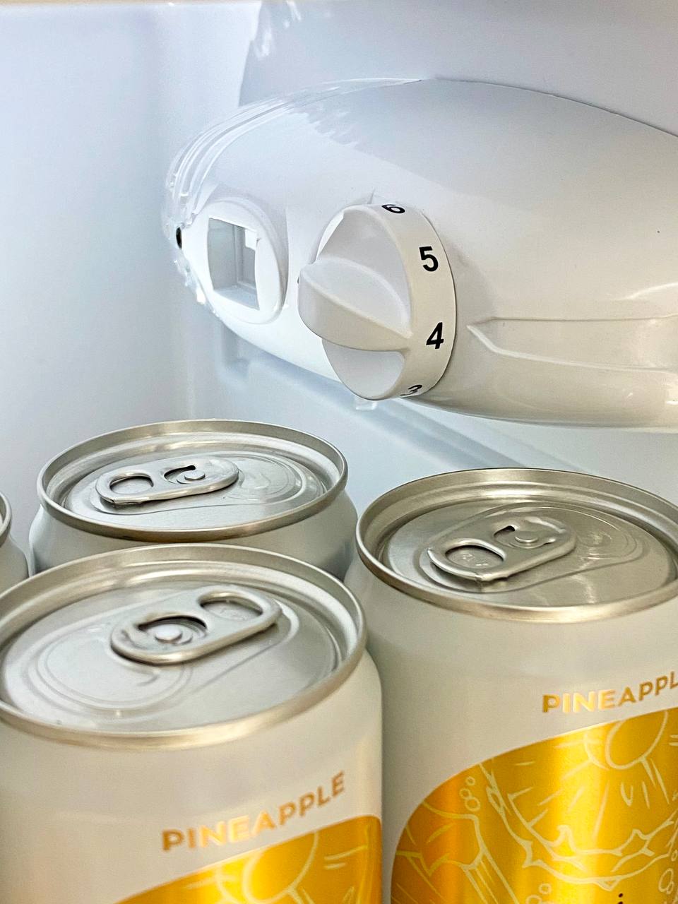 Tủ lạnh mini HCK ITALY FLAG 107L BC-130RDA màu xanh quốc kỳ Ý có ngăn đông