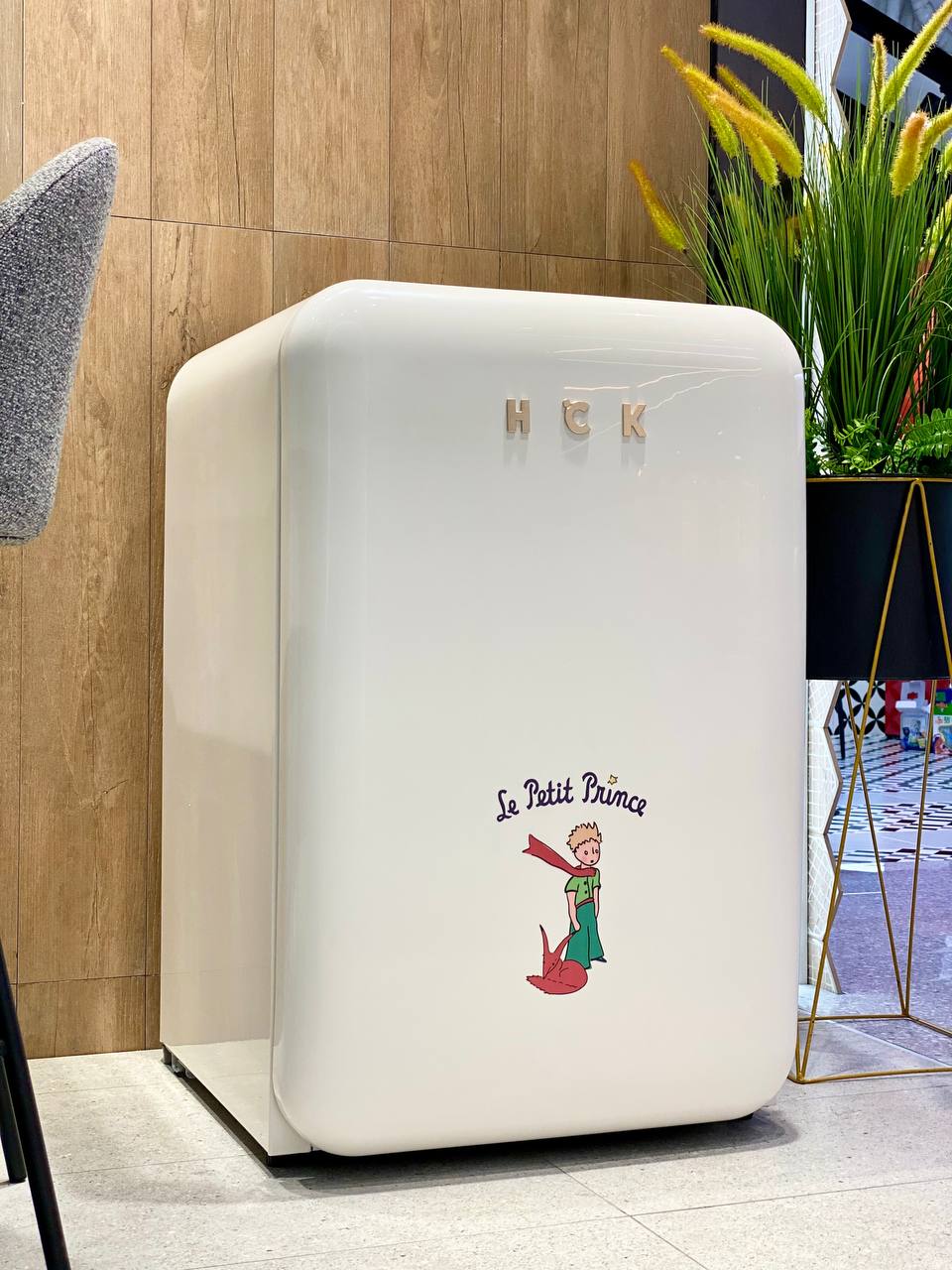 TỦ LẠNH MINI HCK LE PETIT PRINCE MÀU TRẮNG 107L BC-130RDA CÓ NGĂN ĐÔNG