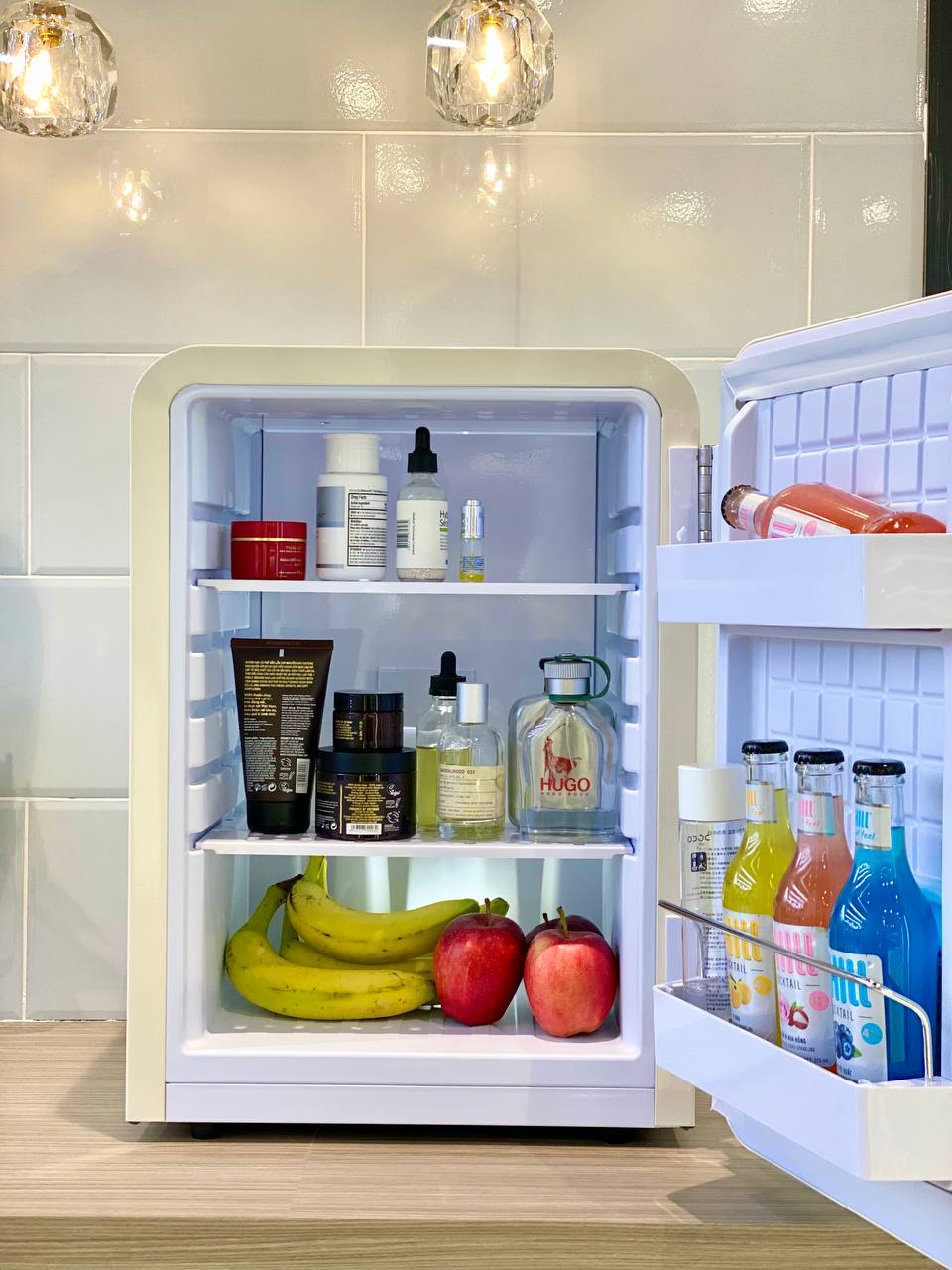 Tủ lạnh mini để mỹ phẩm retro HCK BC-40RSA 34L màu kem