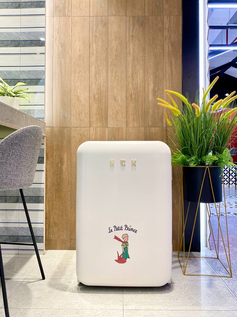 TỦ LẠNH MINI HCK LE PETIT PRINCE MÀU TRẮNG 107L BC-130RDA CÓ NGĂN ĐÔNG