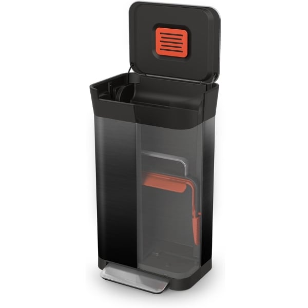 Thùng rác Joseph Joseph Titan 30L Trash Compactor 30146 Carbon Black màu đen carbon