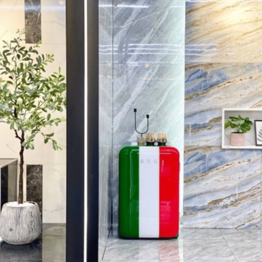 Tủ lạnh mini HCK ITALY FLAG 107L BC-130RDA màu xanh quốc kỳ Ý có ngăn đông