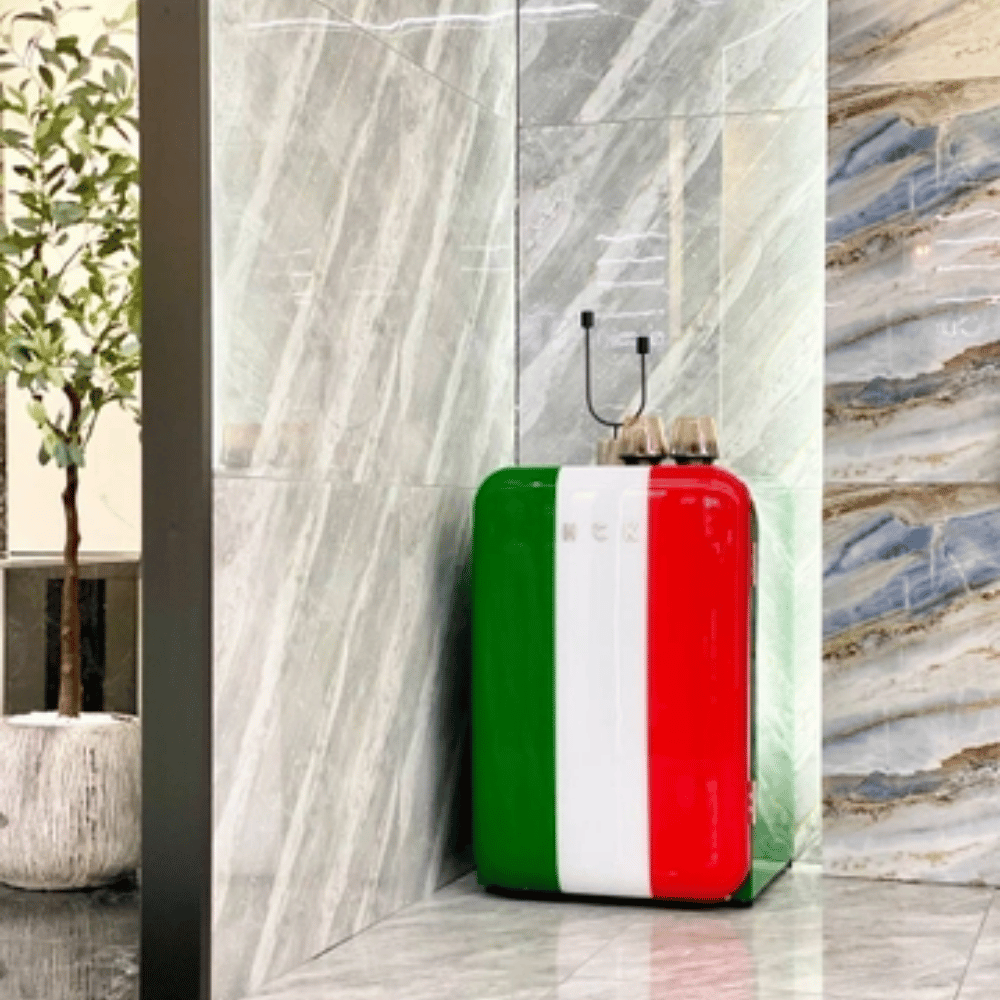 Tủ lạnh mini HCK ITALY FLAG 107L BC-130RDA màu xanh quốc kỳ Ý có ngăn đông