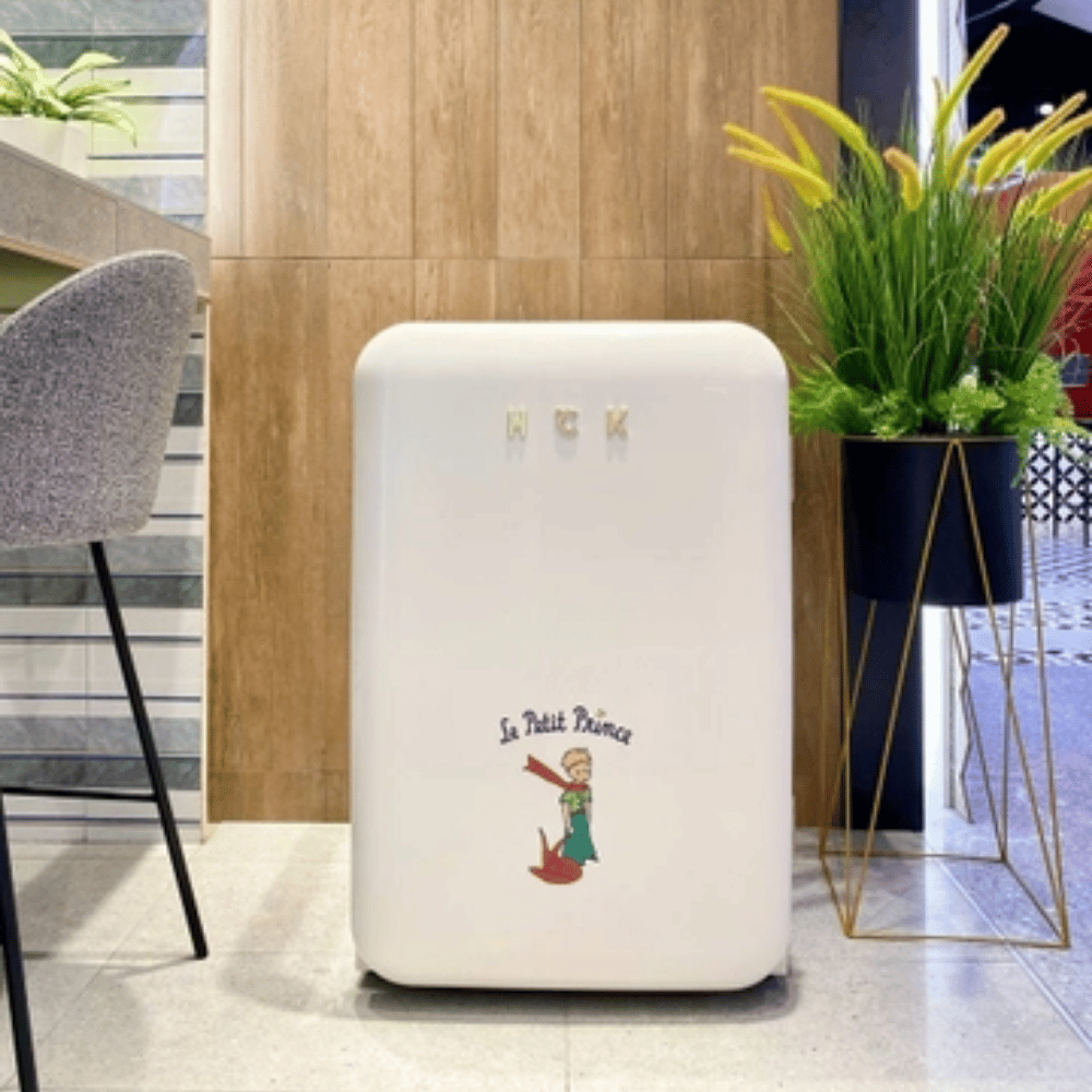 TỦ LẠNH MINI HCK LE PETIT PRINCE MÀU TRẮNG 107L BC-130RDA CÓ NGĂN ĐÔNG