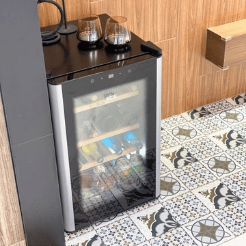 Tủ rượu HCK 70L SC-70-E màu đen mặt kính - 22 chai