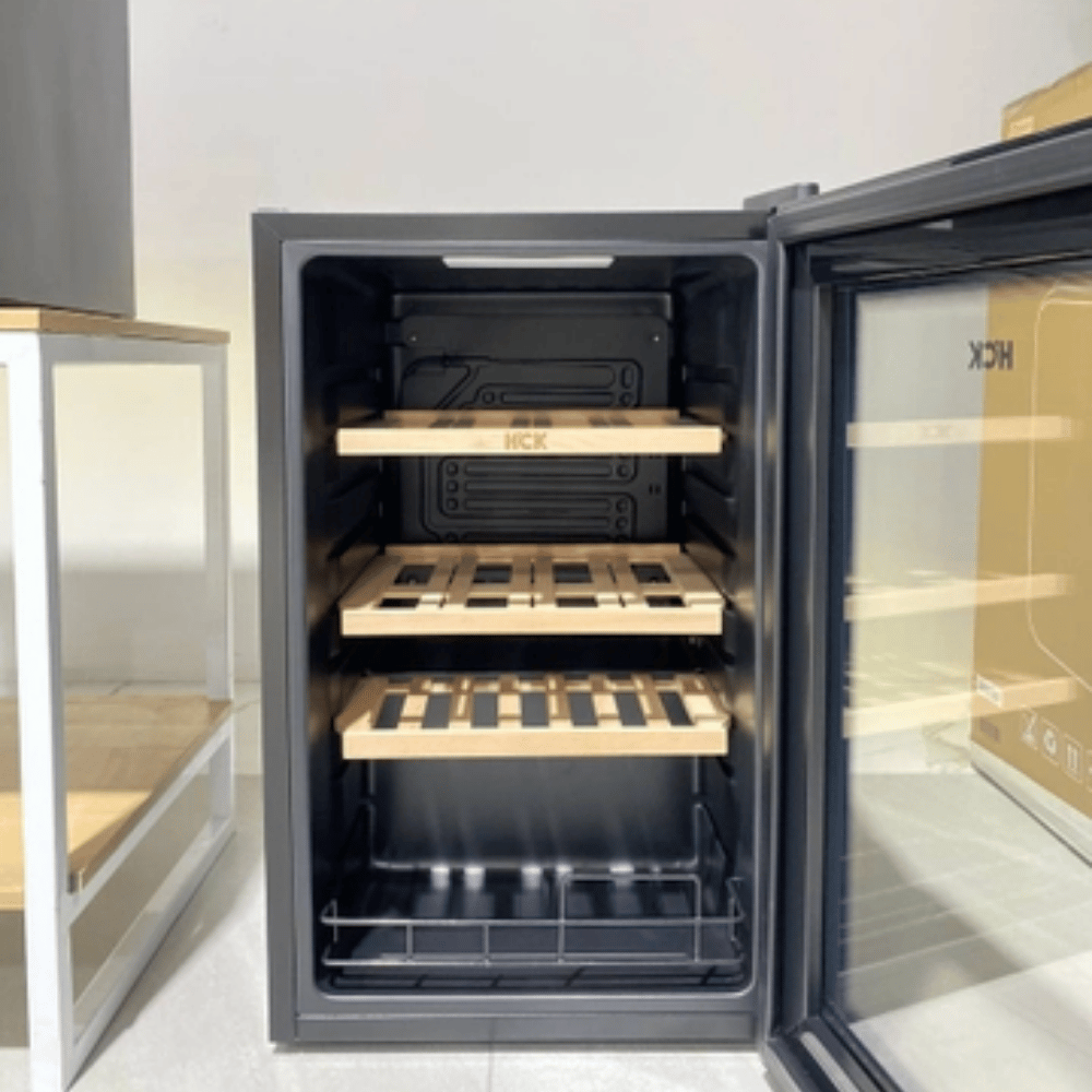 Tủ rượu HCK 70L SC-70-E màu đen mặt kính - 22 chai
